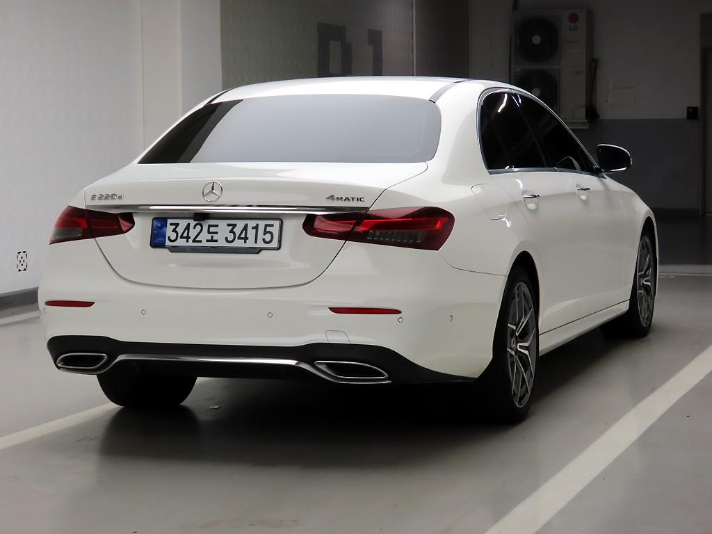 Mercedes Benz E class - Vista 4