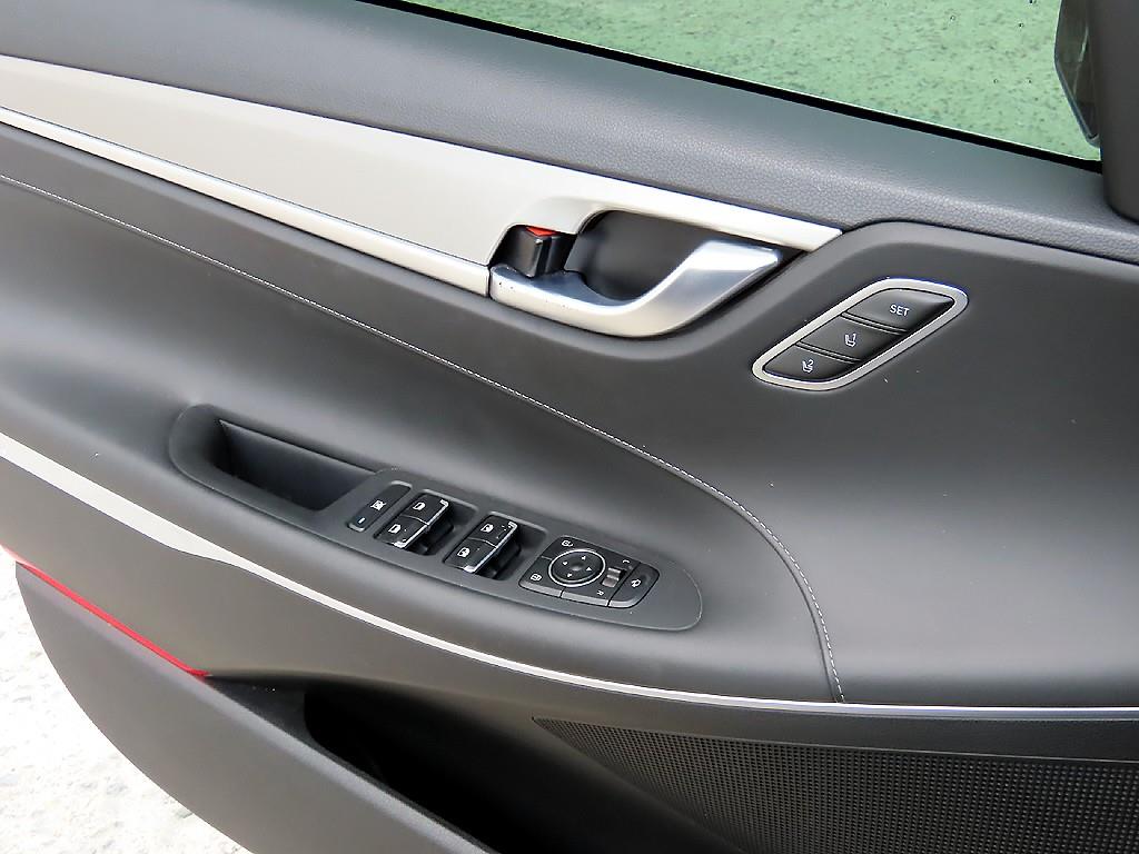 HYUNDAI Grandeur - Vista 12