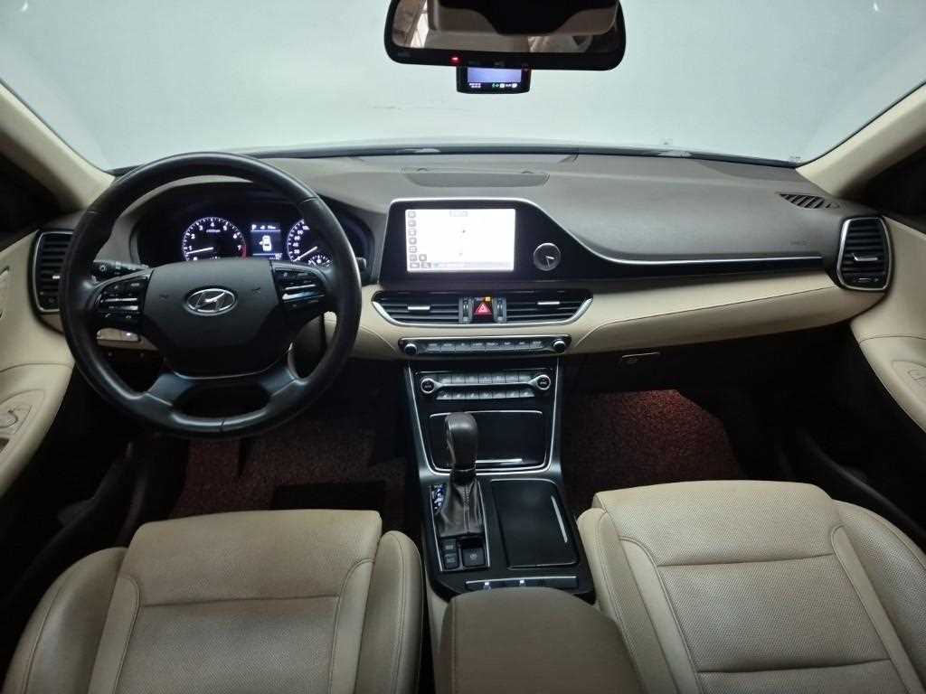 HYUNDAI Grandeur - Vista 7