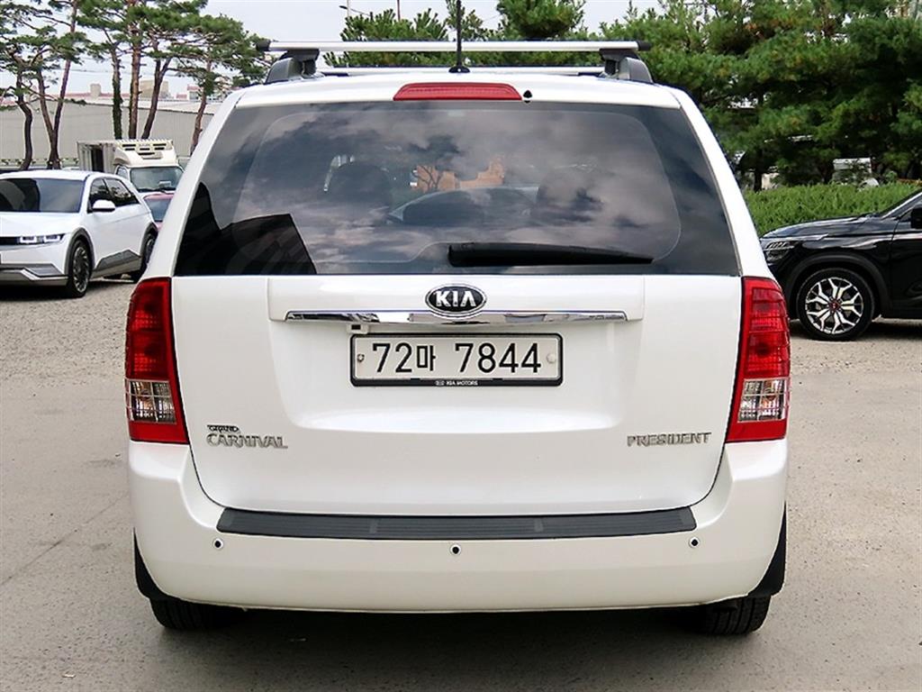 KIA Carnival - Vista 4