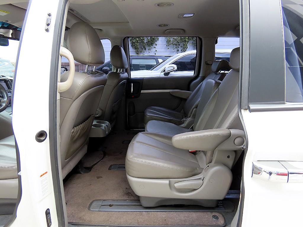 KIA Carnival - Vista 6