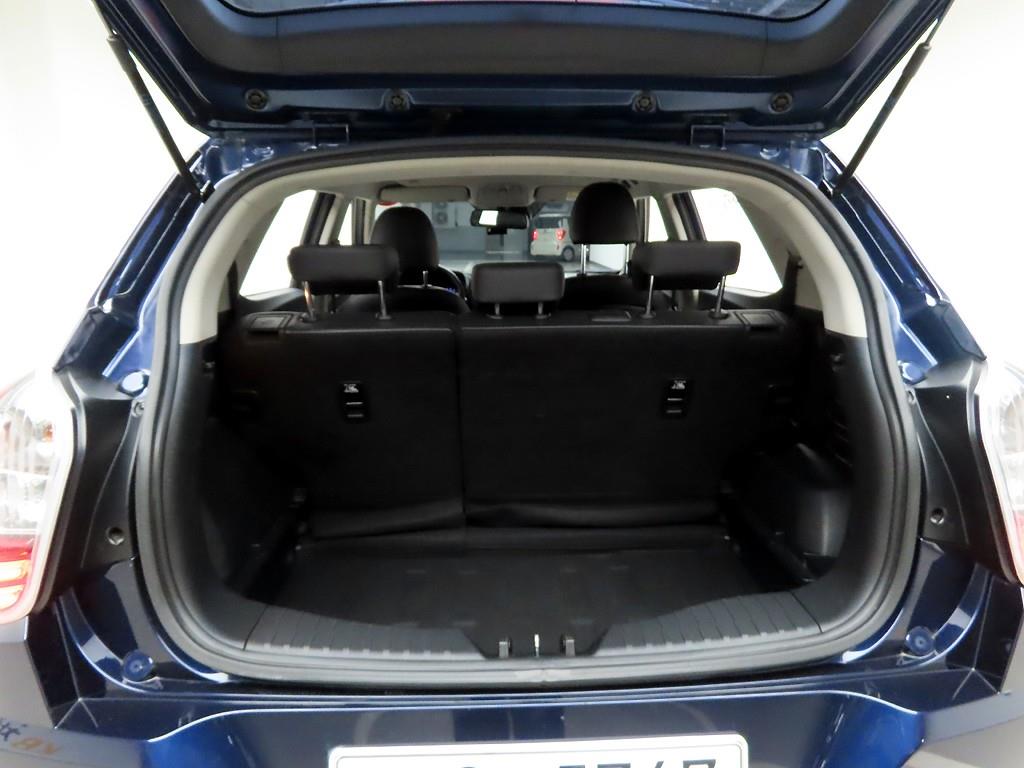 Ssangyong Tivoli - Vista 5