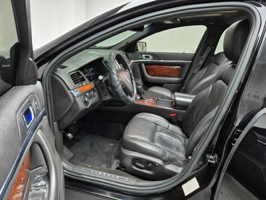 Lincoln MKS - Vista 11