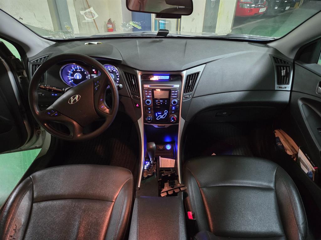 HYUNDAI Sonata - Vista 8