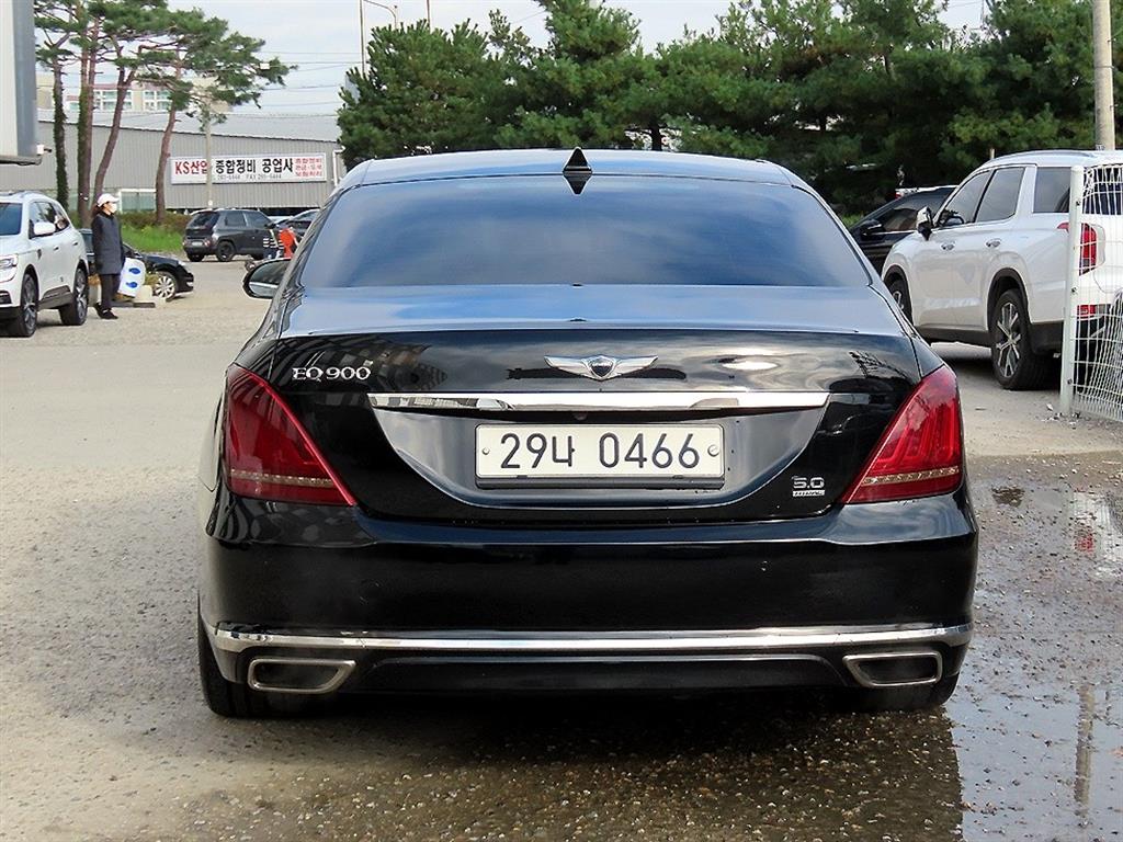 Genesis EQ900 - Vista 4