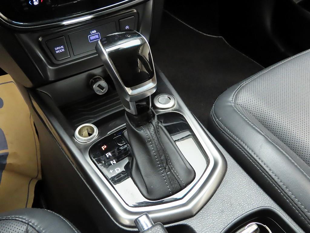 Ssangyong Tivoli - Vista 11