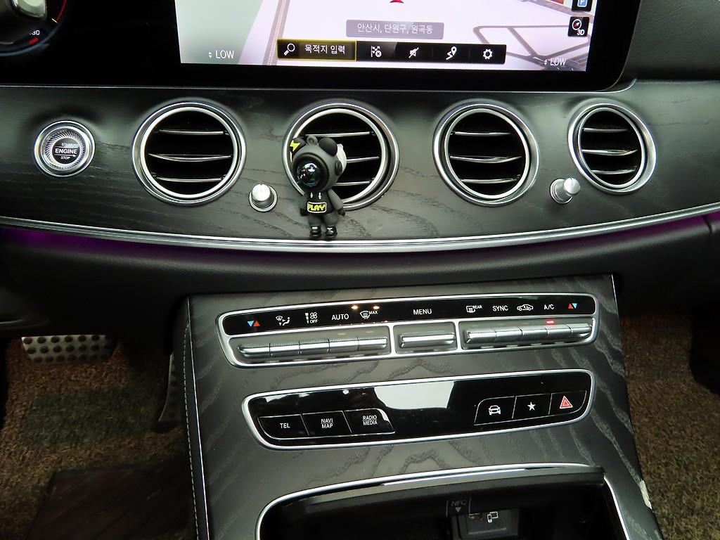 Mercedes Benz E class - Vista 8