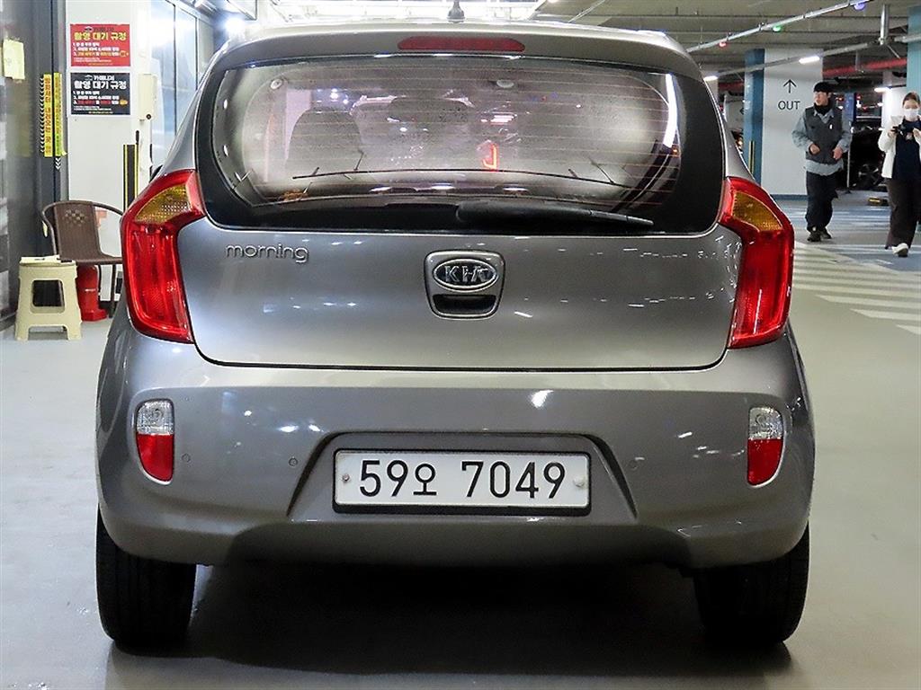 KIA Morning - Vista 5