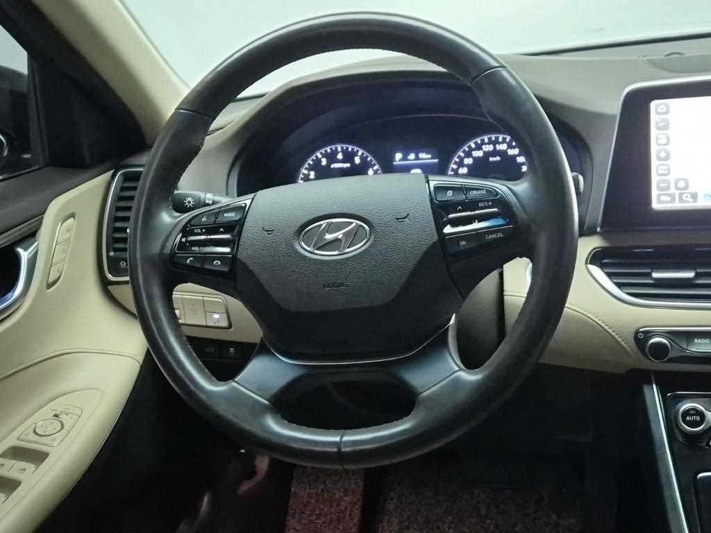 HYUNDAI Grandeur - Vista 9