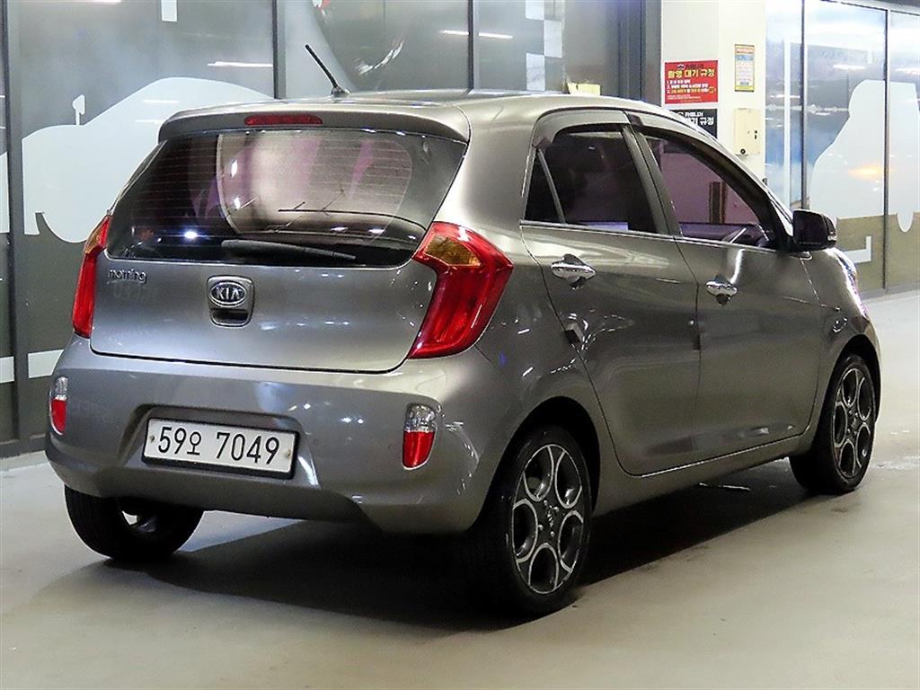 KIA Morning - Vista 4