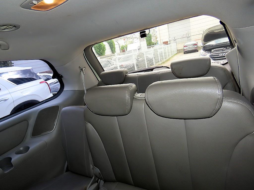 KIA Carnival - Vista 7