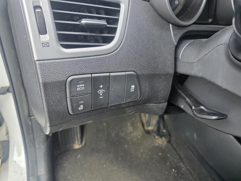 HYUNDAI Avante - Vista 5