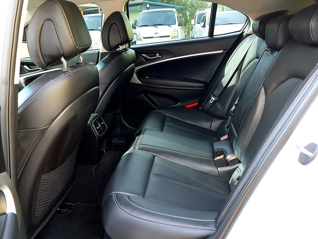 Genesis G70 2023 Blanco - Importación desde Corea - HF Imports Iquique - Foto 13