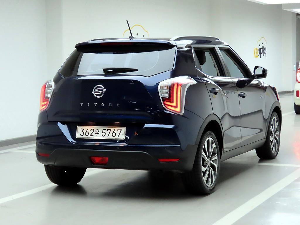 Ssangyong Tivoli - Vista 4