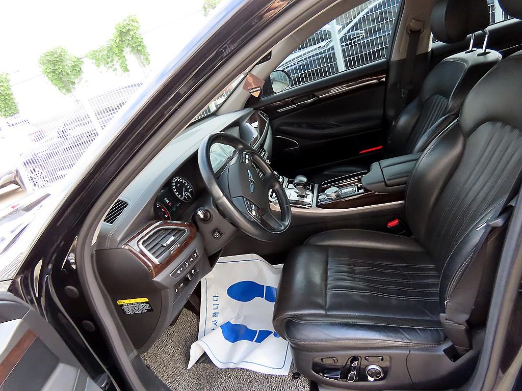 Genesis EQ900 - Vista 5