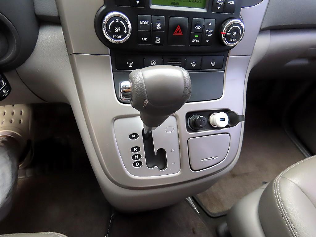 KIA Carnival - Vista 11