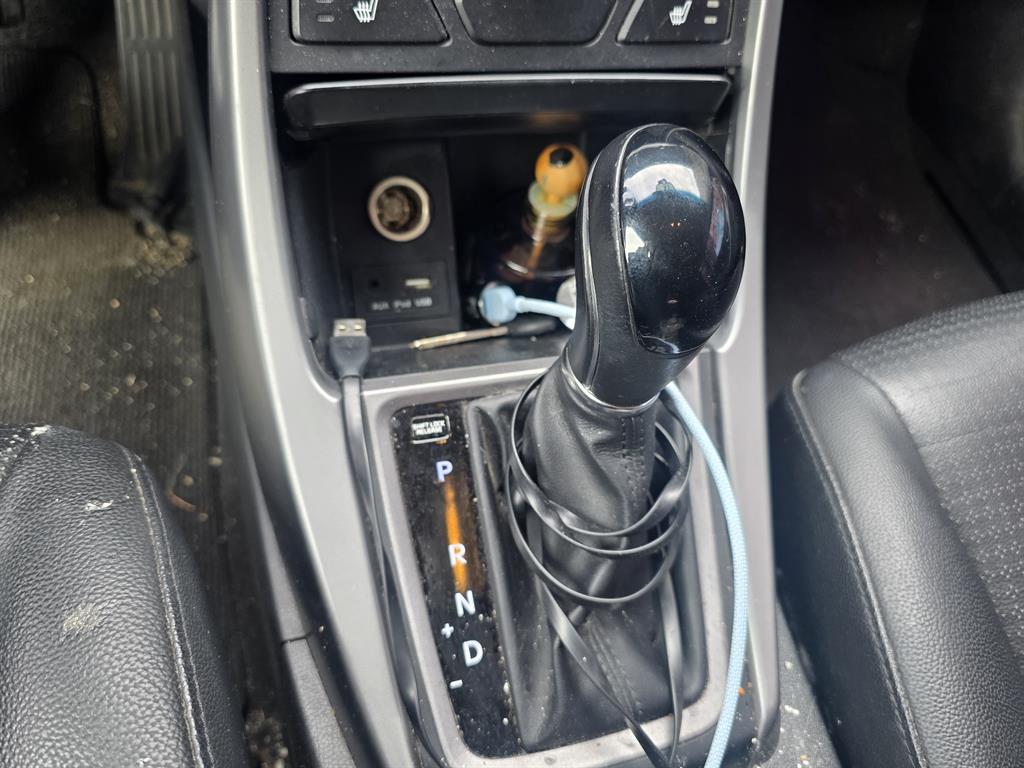 HYUNDAI Avante - Vista 9