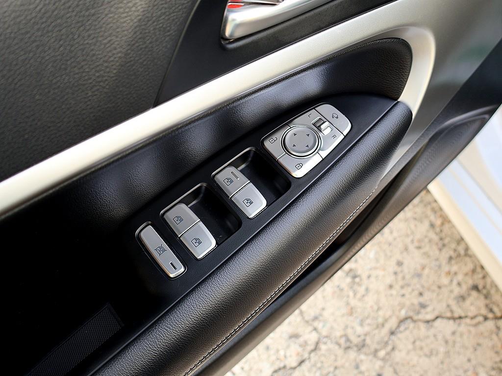 Genesis G70 2023 Blanco - Importación desde Corea - HF Imports Iquique - Foto 11