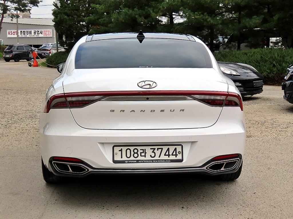 HYUNDAI Grandeur - Vista 4