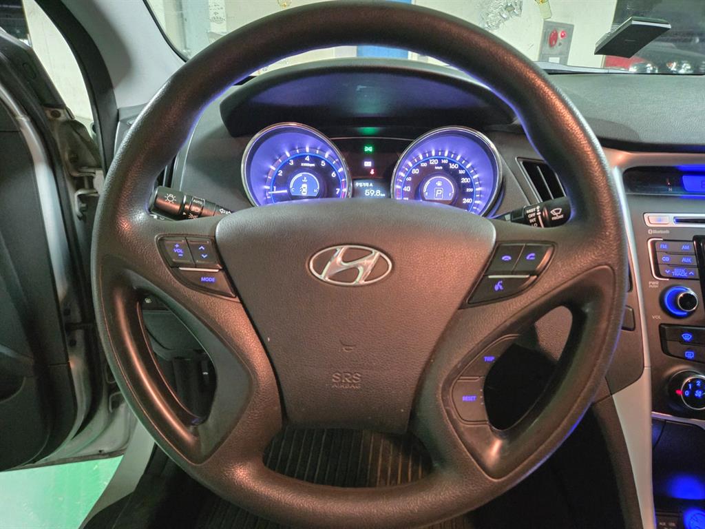 HYUNDAI Sonata - Vista 9