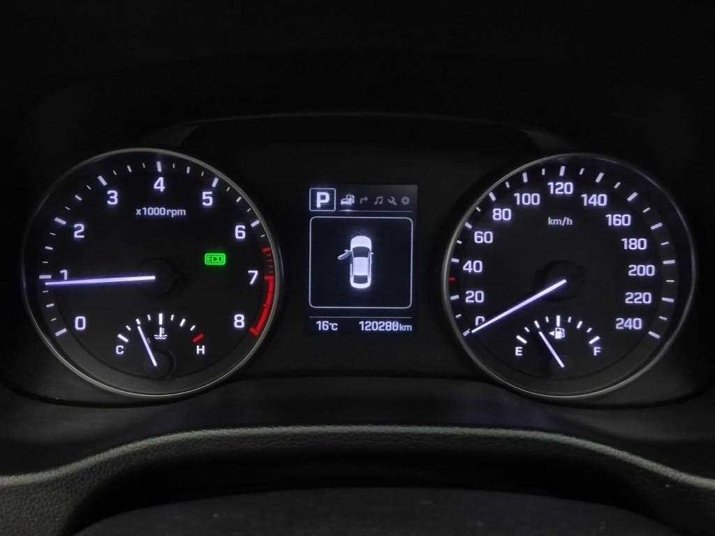 HYUNDAI Avante - Vista 6