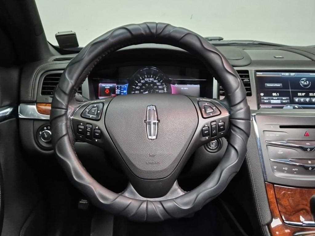 Lincoln MKS - Vista 9