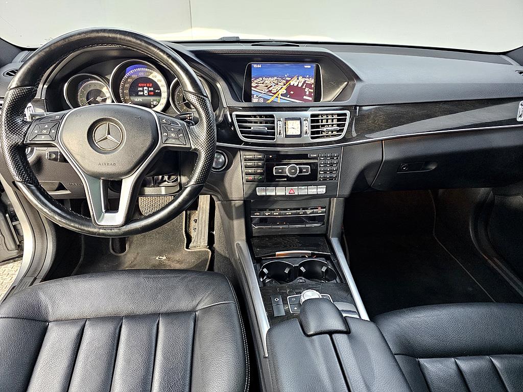 Mercedes Benz E class - Vista 5