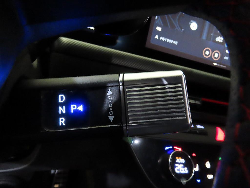 HYUNDAI Sonata - Vista 12