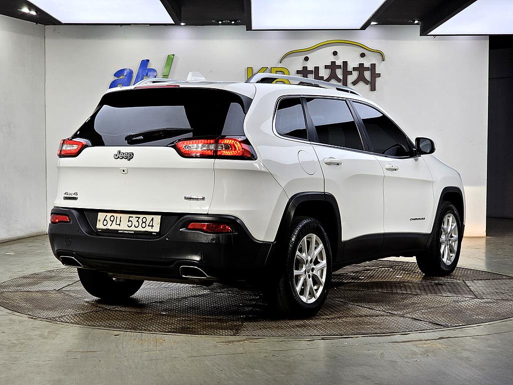 Jeep Cherokee - Vista 4