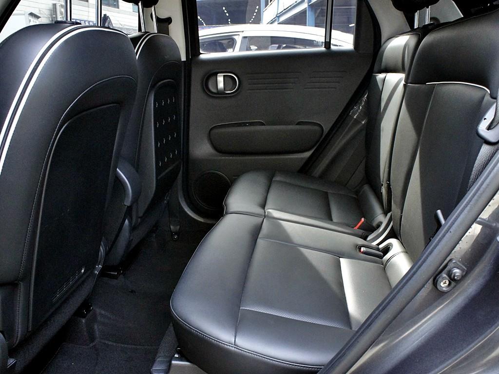 HYUNDAI Casper - Vista 7