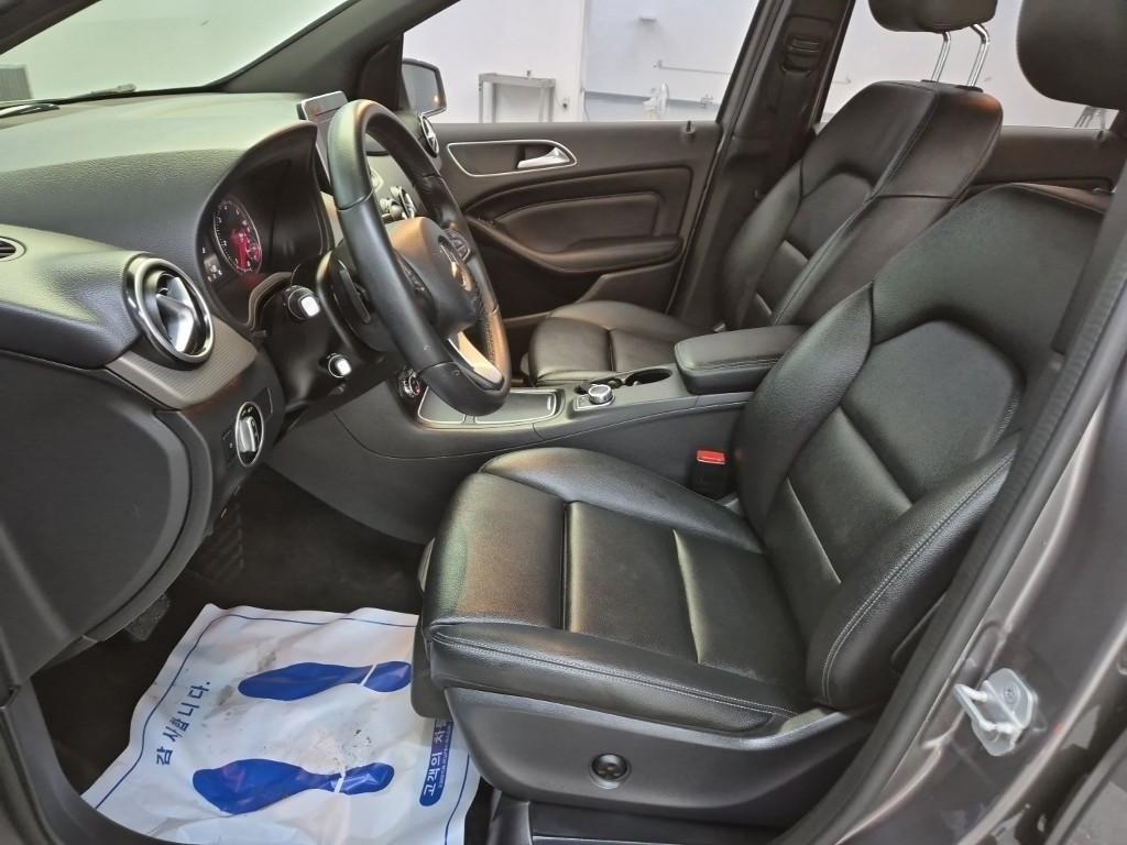 Mercedes Benz B Class (MY B) - Vista 11