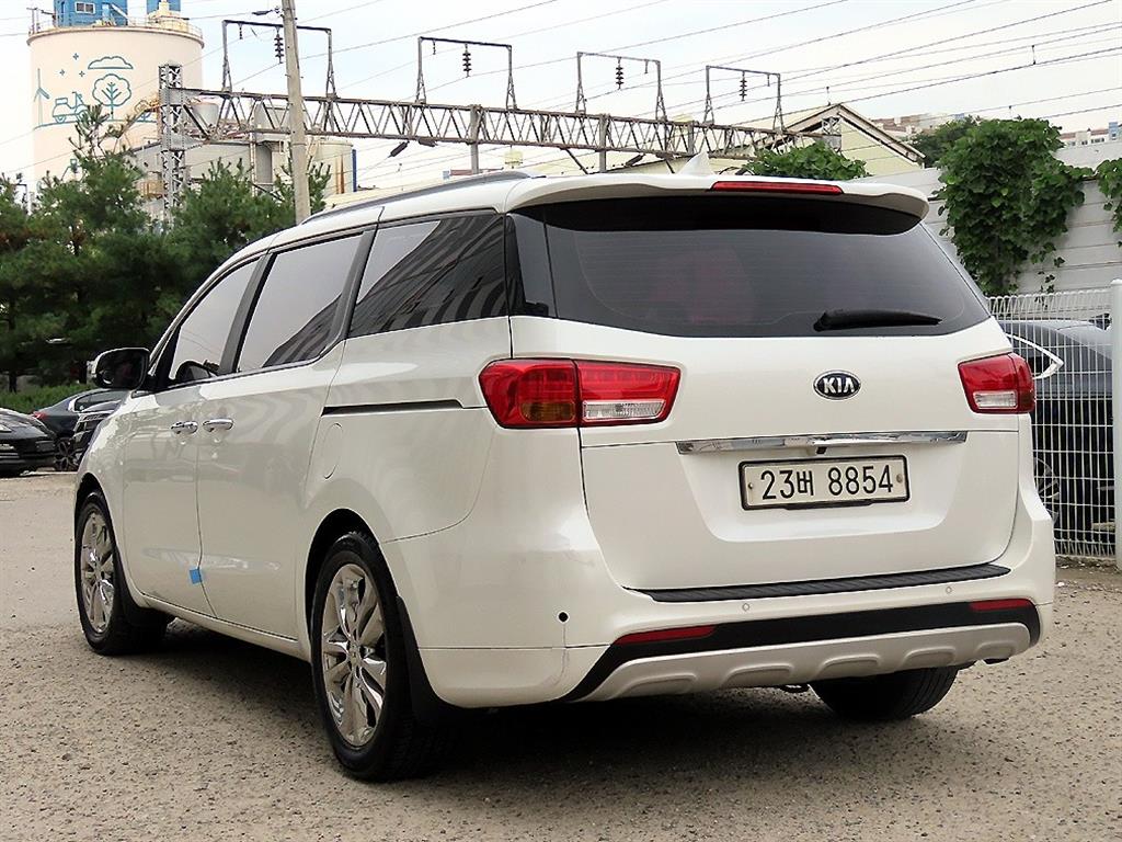 KIA Carnival - Vista 3