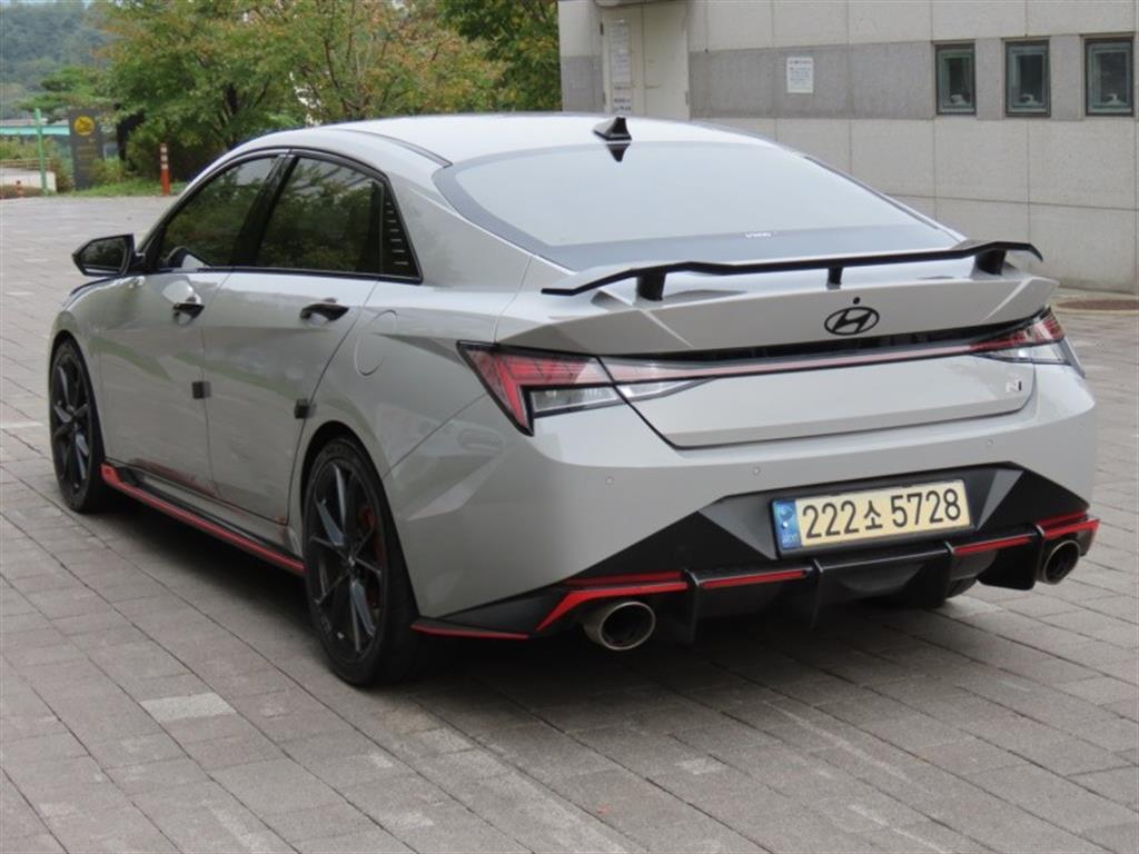 HYUNDAI Avante - Vista 7