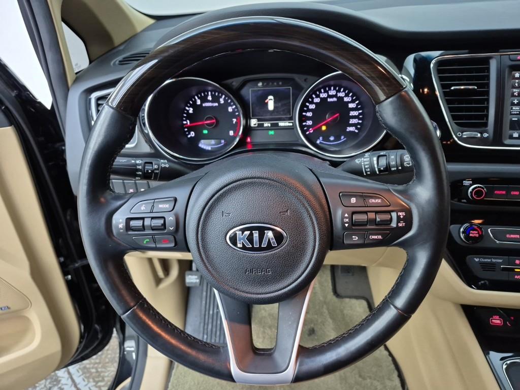 KIA Carnival - Vista 9
