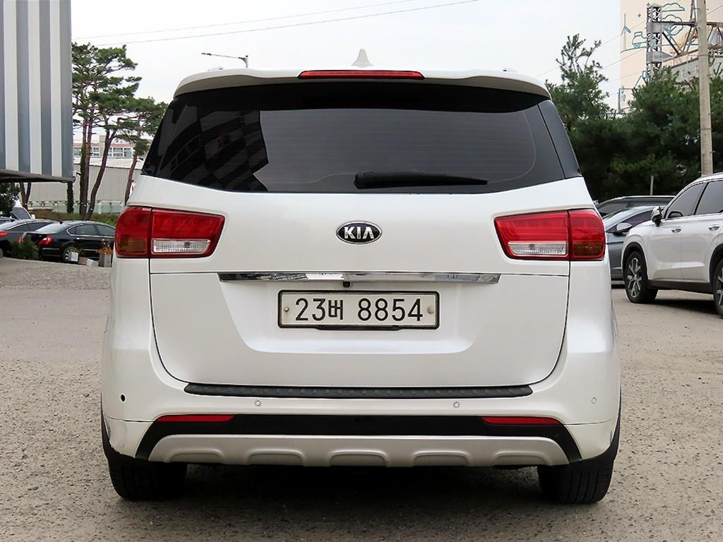 KIA Carnival - Vista 4