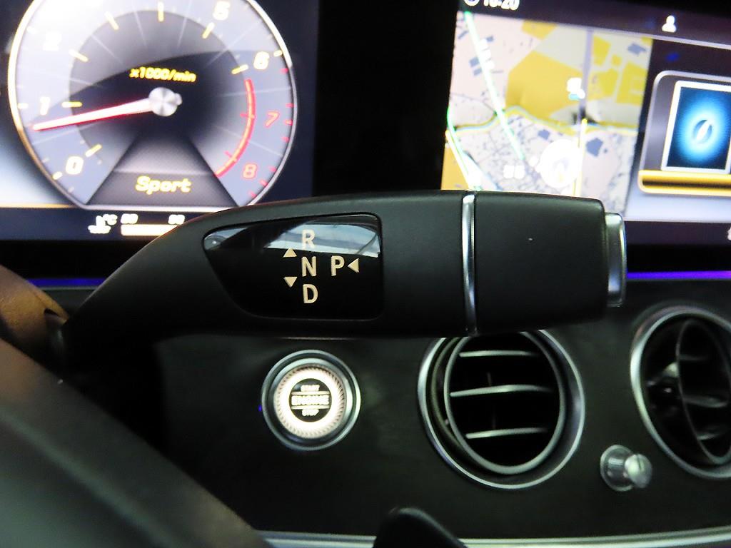 Mercedes Benz E class - Vista 12