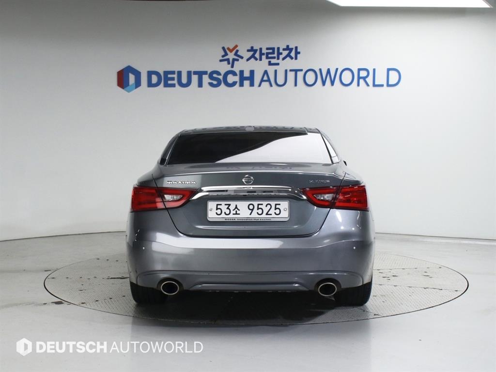 Nissan Maxima - Vista 4