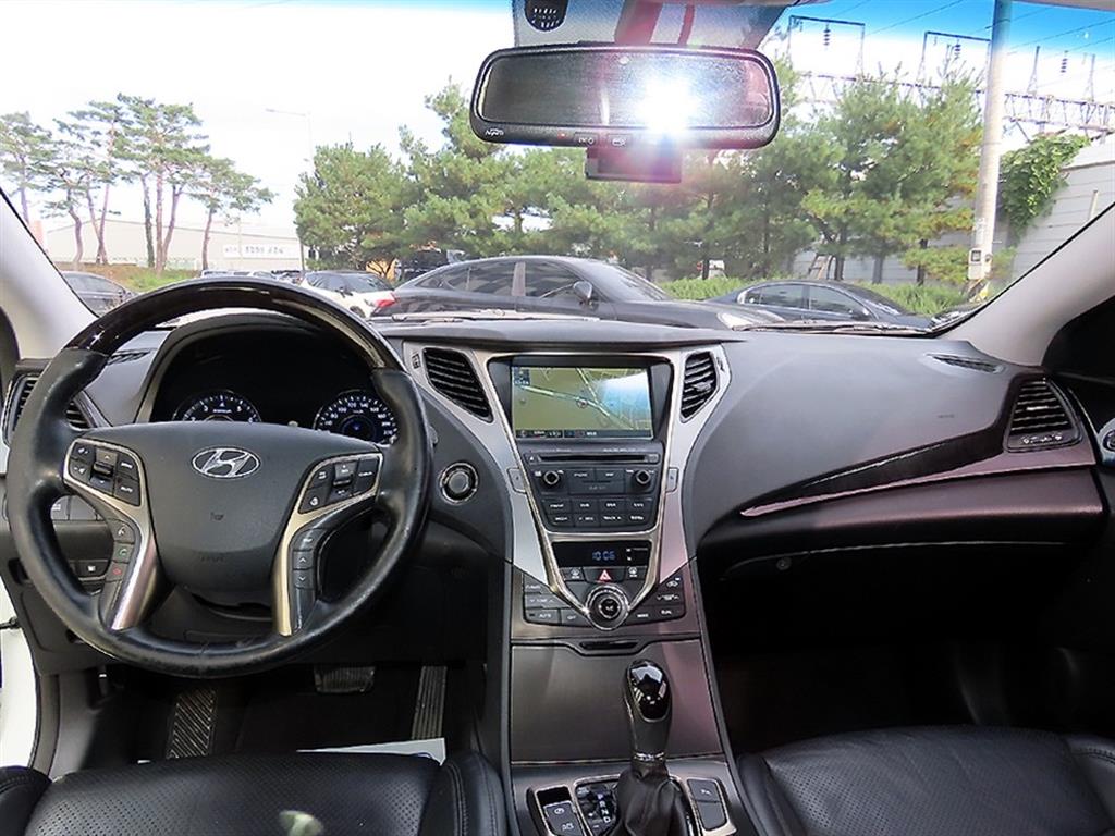 HYUNDAI Grandeur - Vista 7