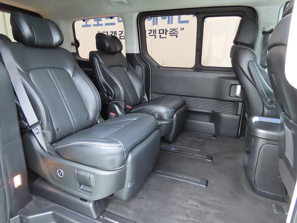 HYUNDAI Staria - Vista 8