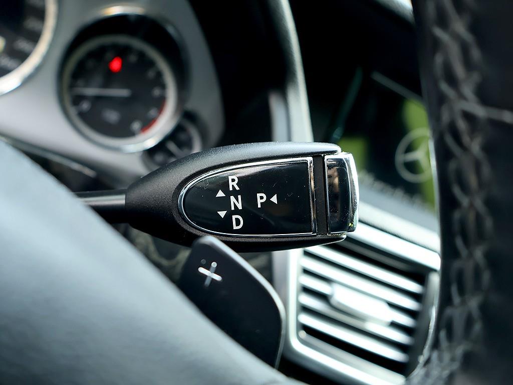 Mercedes Benz E class 2012 Blanco - Importación desde Corea - HF Imports Iquique - Foto 7