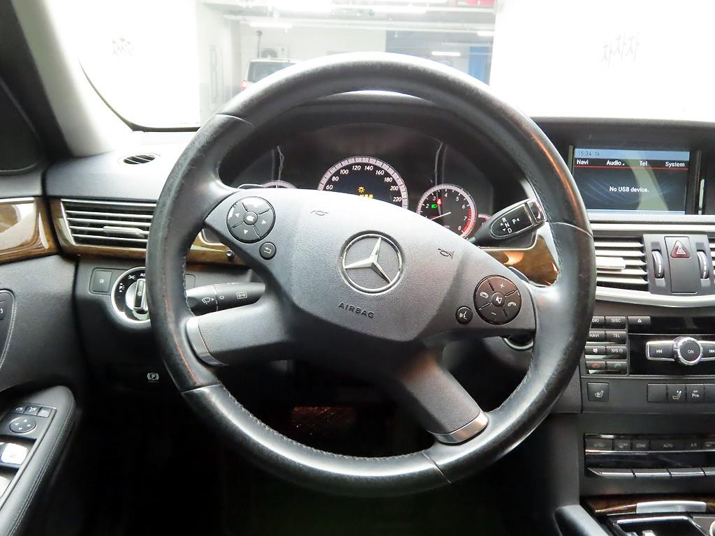 Mercedes Benz E class - Vista 6