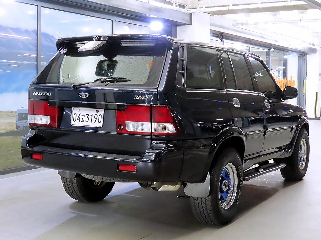 Ssangyong Musso - Vista 4