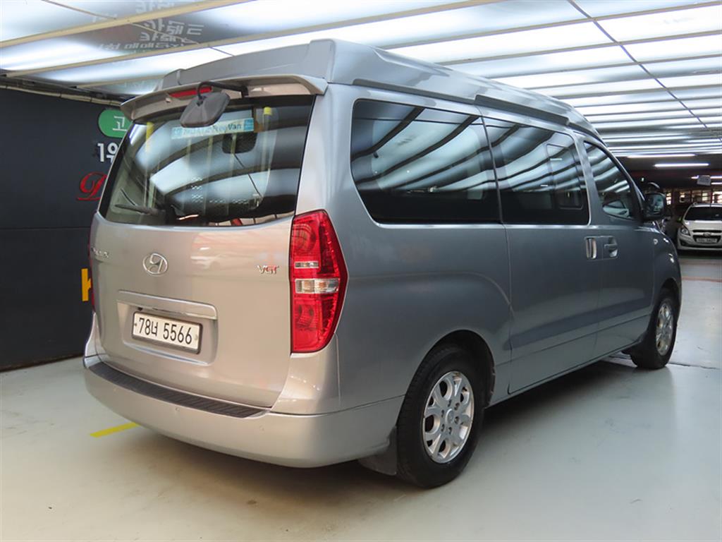 HYUNDAI Starex - Vista 4