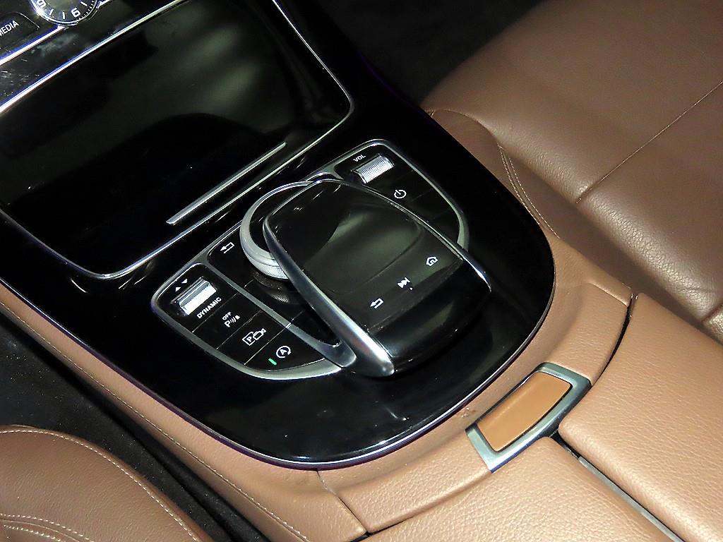 Mercedes Benz E class 2017 Negro - Importación desde Corea - HF Imports Iquique - Foto 13