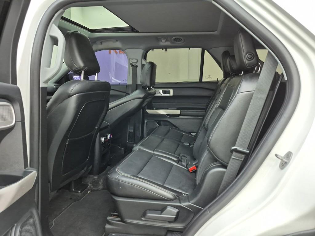 Ford Explorer - Vista 12