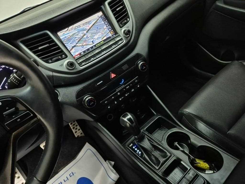 HYUNDAI Tucson - Vista 10