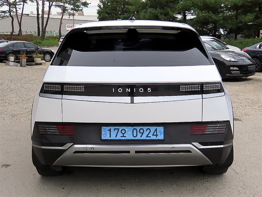 HYUNDAI Ioniq 5 - Vista 4