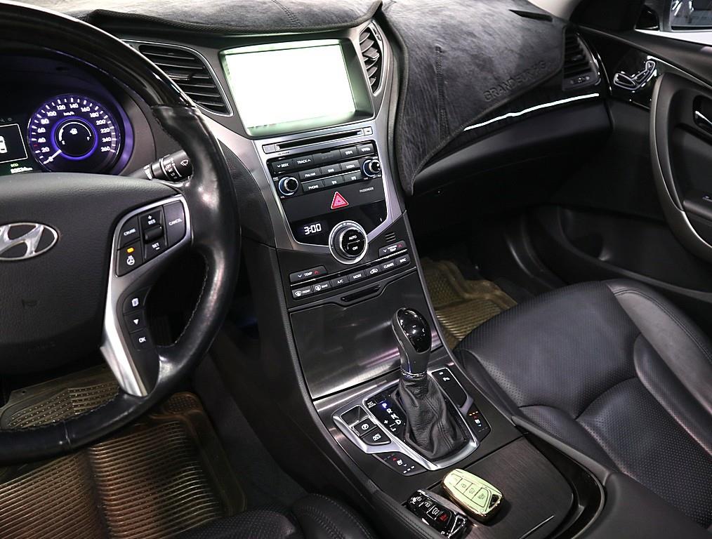 HYUNDAI Grandeur - Vista 12