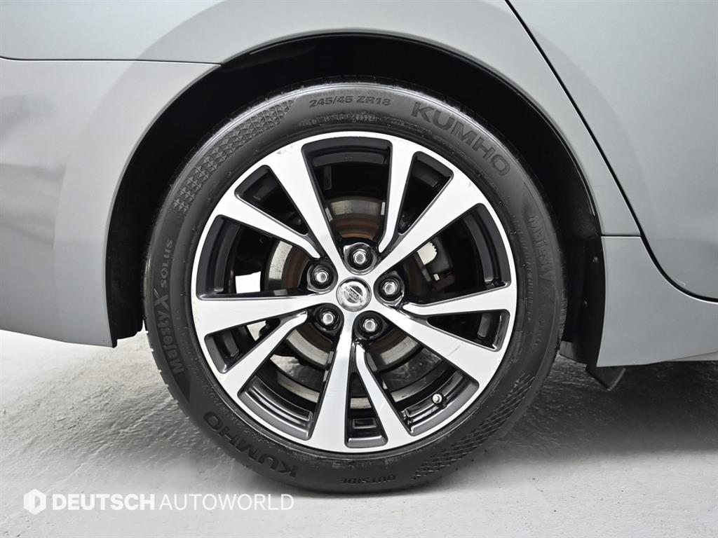 Nissan Maxima - Vista 5