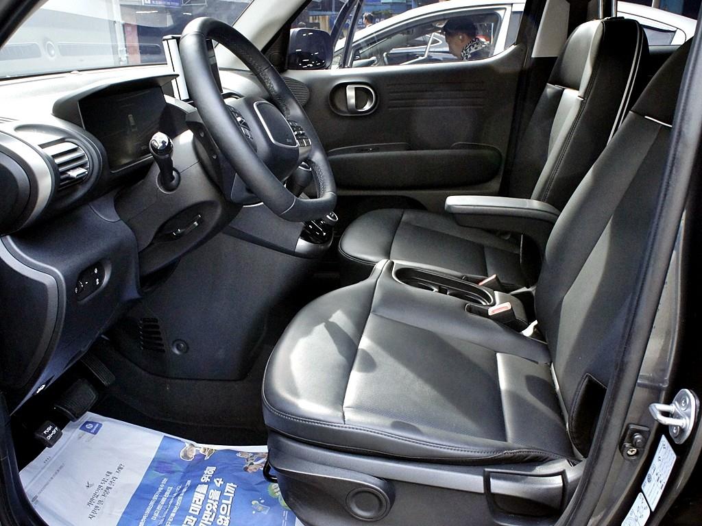 HYUNDAI Casper - Vista 5